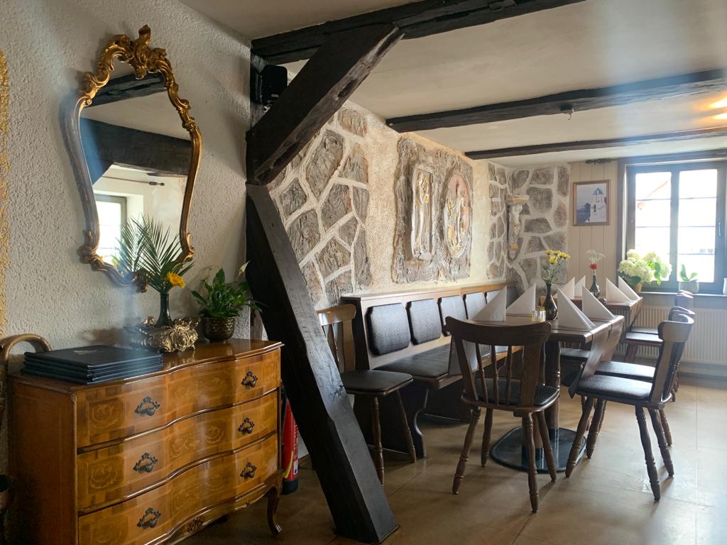 DIONYSOS Griechische Taverne