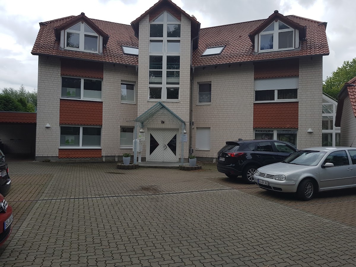 Praxis am Wartberg Dr. Esen Özkan, Zahnarzt in Neu-Eichenberg – Foto 1 von 1