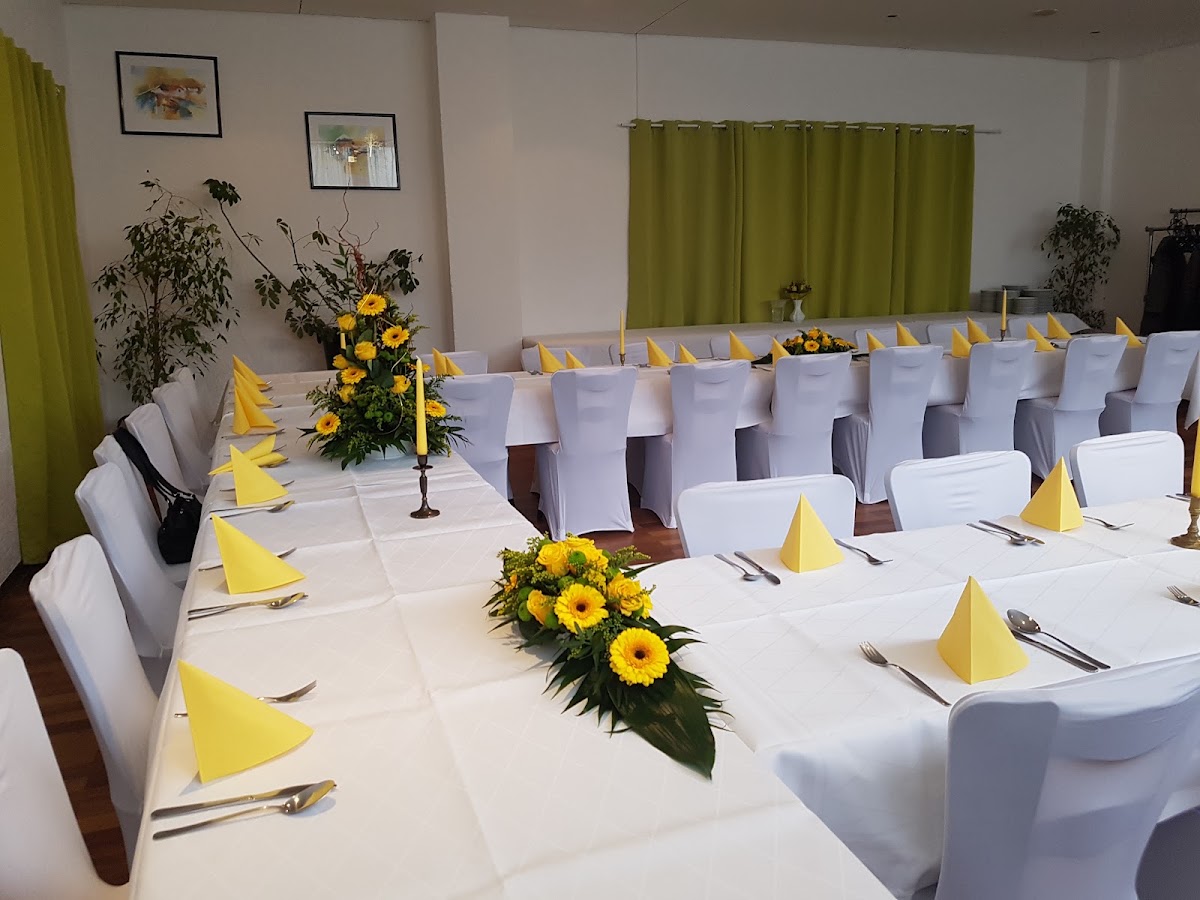 Usatalhalle, Restaurant in Ober-Mörlen – Foto 1 von 1