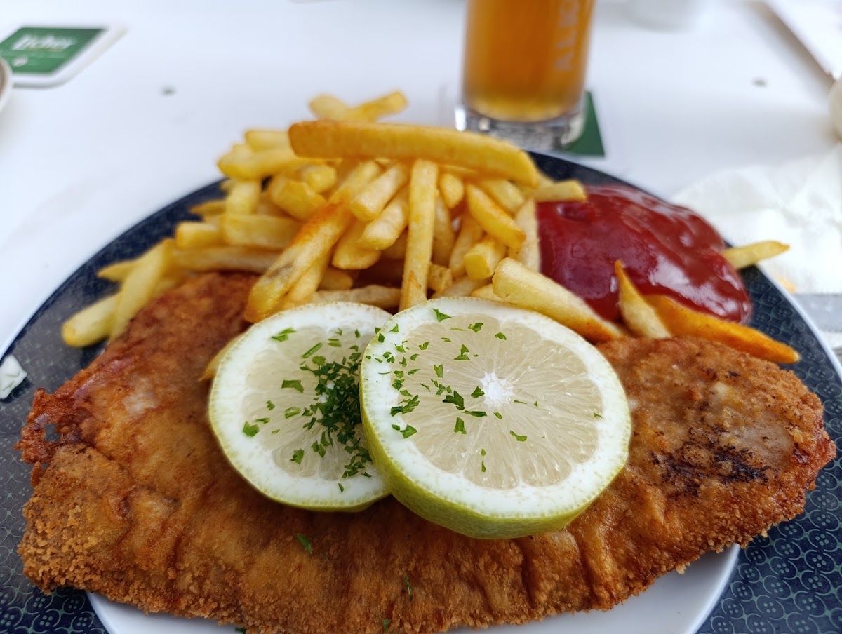 Goldener Hirsch, Restaurant in Ober-Mörlen – Foto 1 von 1