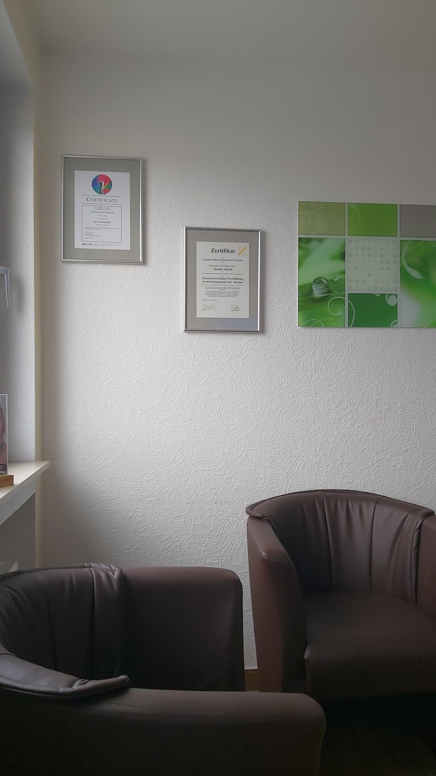Akkad Dres. & Kollegen Zahnärztliche Gemeinschaftspraxis, Zahnarzt in Maintal – Foto 1 von 1