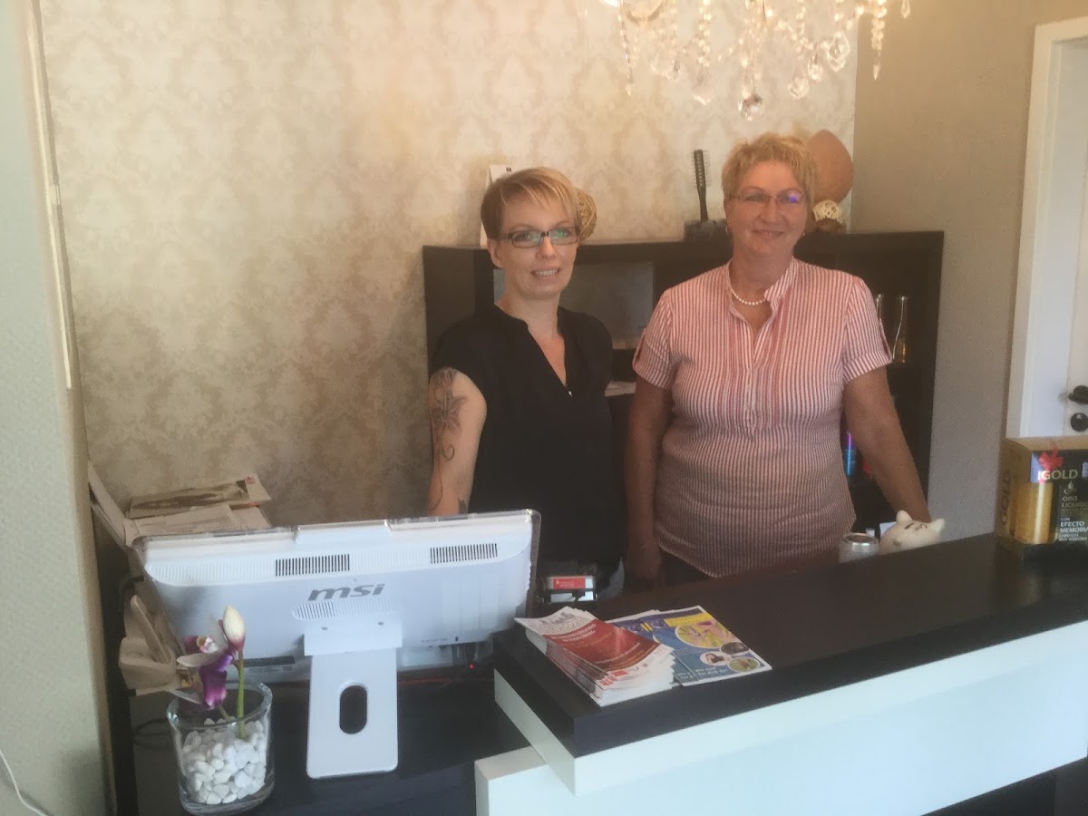 Anja Luster Haarwerk, Friseur in Grebenhain