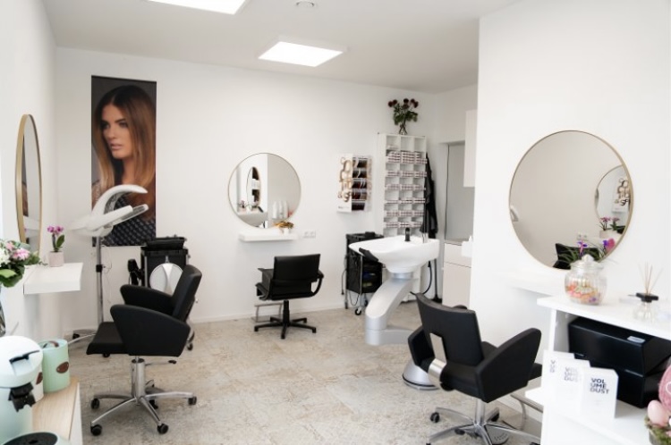 Antonetas Haarstudio, Friseur in Usingen