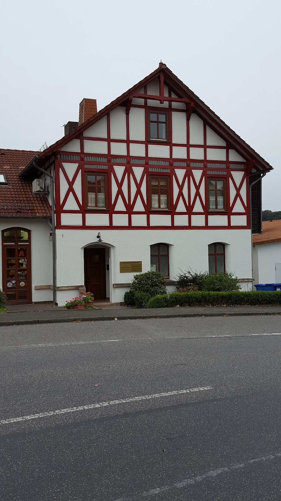 Apotheke Alte Schule, Apotheke in Körle
