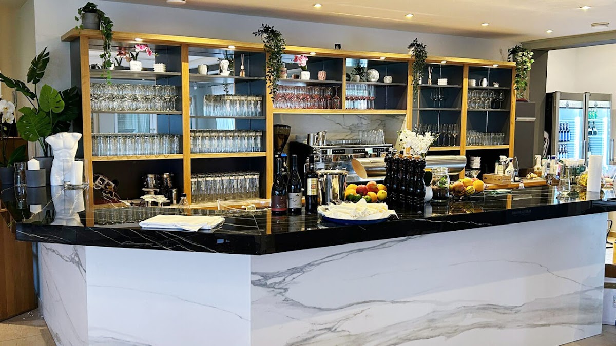 Atlantis Blue restaurant & coffee, Restaurant in Biblis