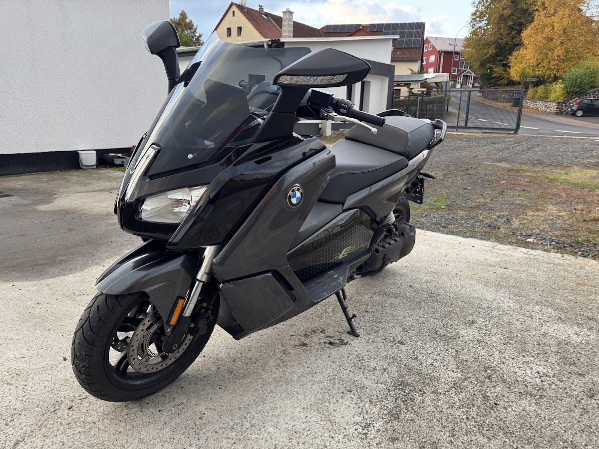 Autohandel Tomek, Autohaus in Grebenau – Foto 1 von 1