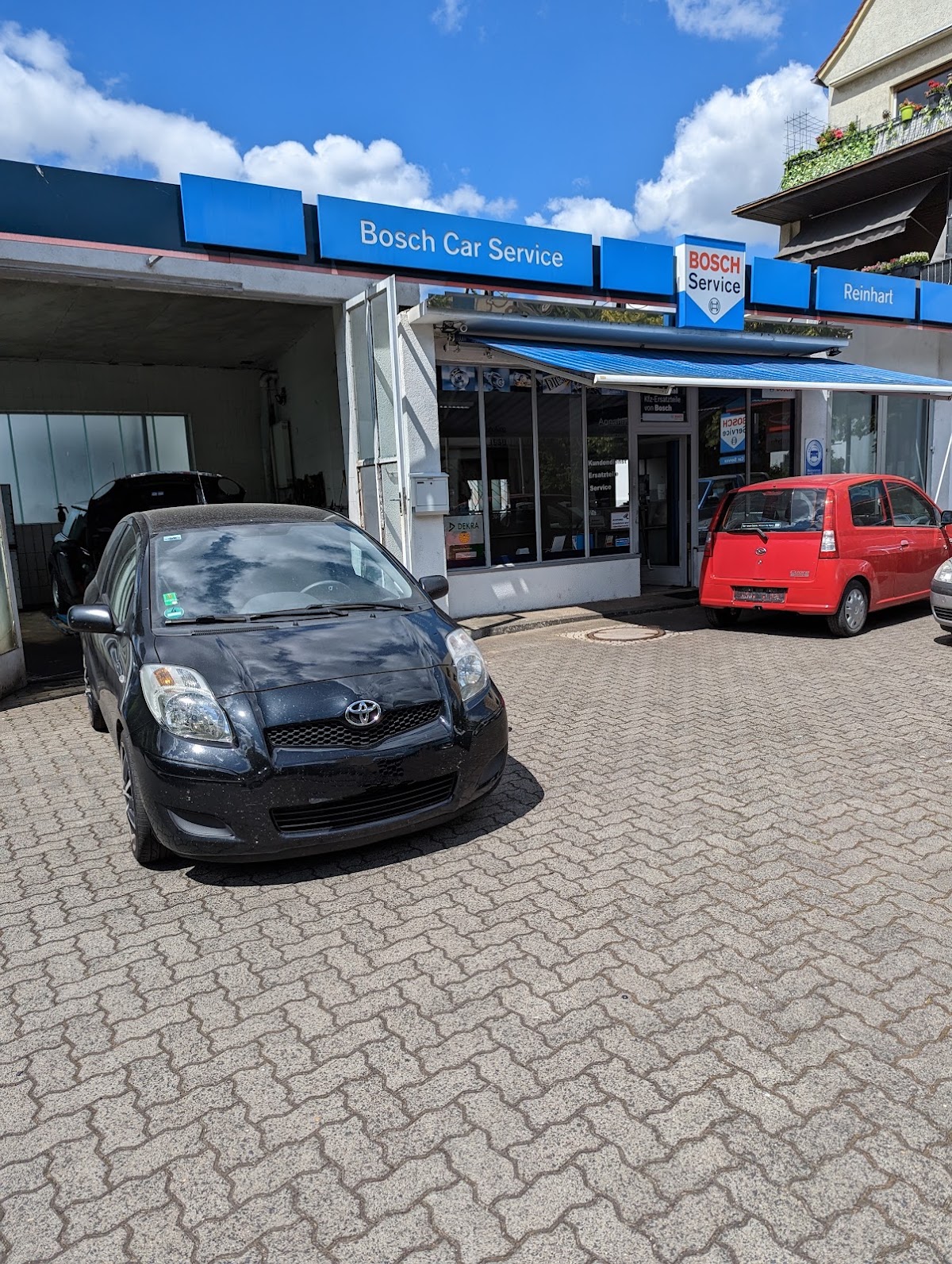 Autohaus Reinhart e.K., Autohaus in Hanau