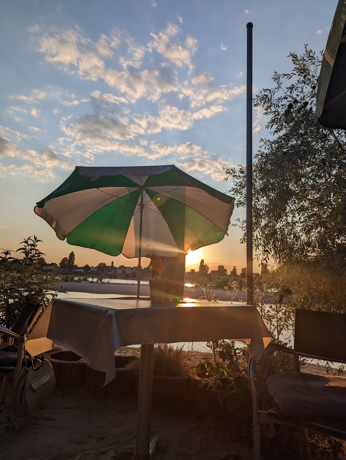 Zur Rheinfähre Nordheim, Restaurant in Biblis – Foto 1 von 1
