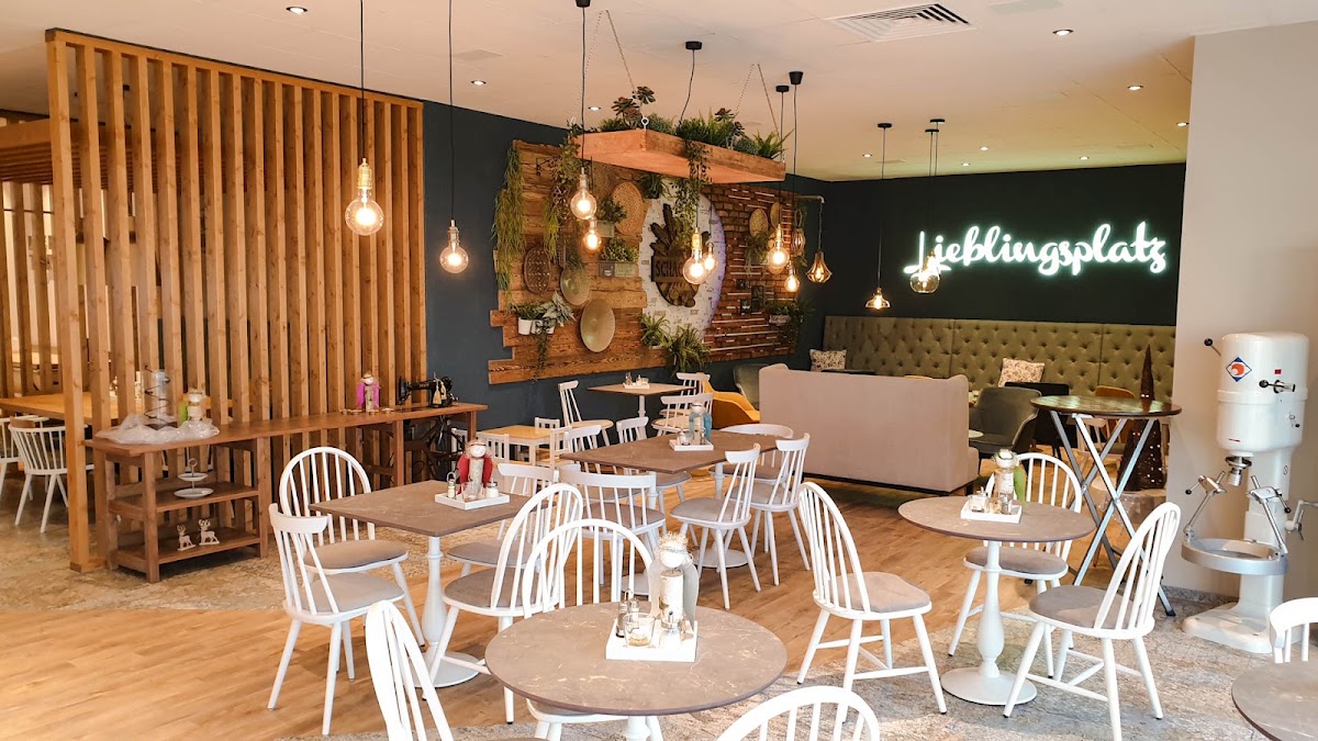 Bäckerei Schachner - Café & Eis - Schaafheim, Restaurant in Schaafheim