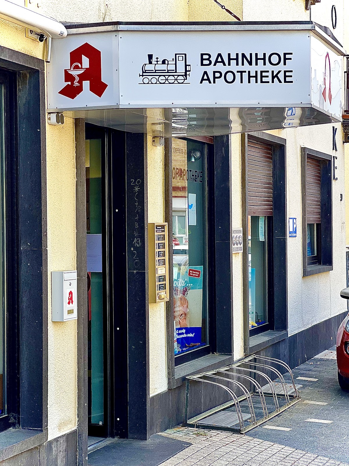Bahnhof Apotheke, Apotheke in Flörsheim am Main