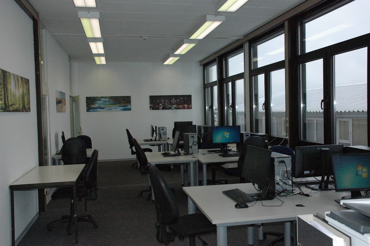 Bildungswerk der Hessischen Wirtschaft e. V., Schule in Lampertheim