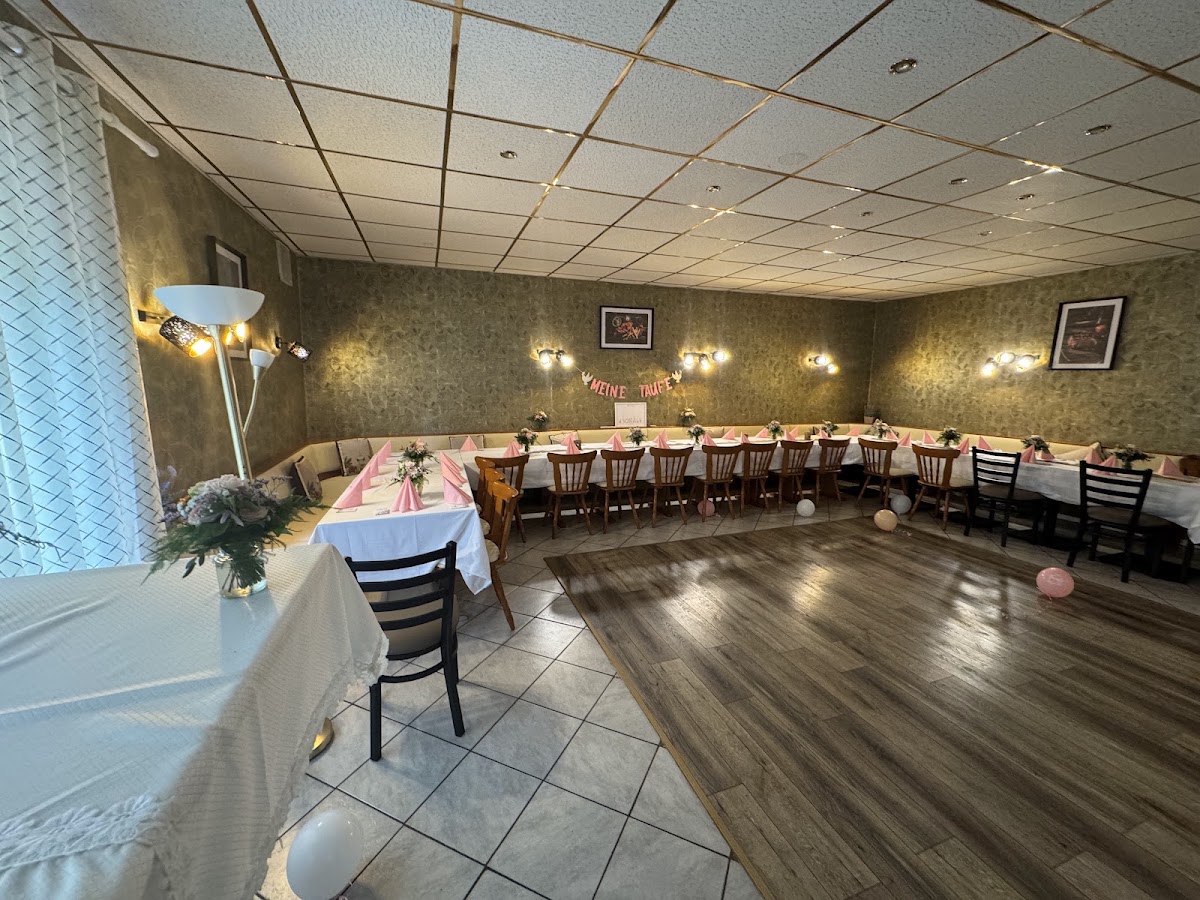 Bollywood Memories Indian Restaurant, Pizzeria in Wildeck