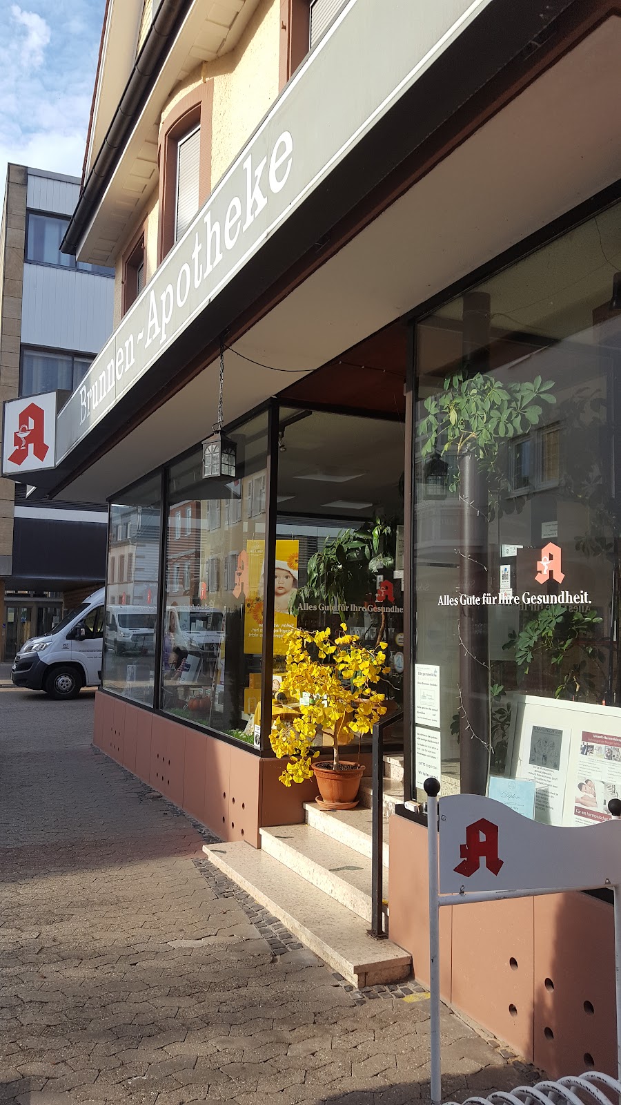 Brunnen Apotheke, Apotheke in Bad König – Foto 1 von 1