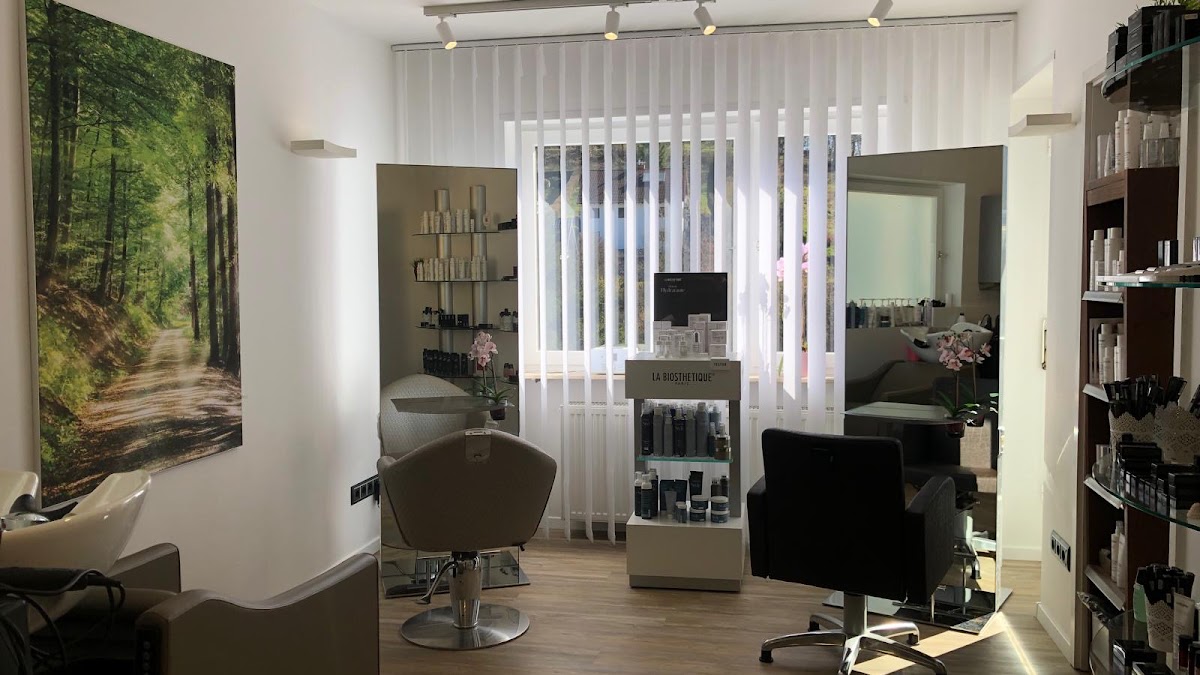 By Chris - Haarmoden, Friseur in Gorxheimertal – Foto 1 von 1