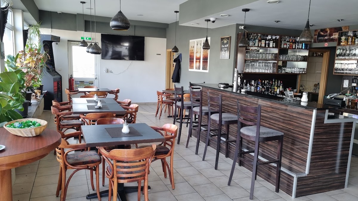 Café & Bar Gülhali, Restaurant in Groß-Zimmern