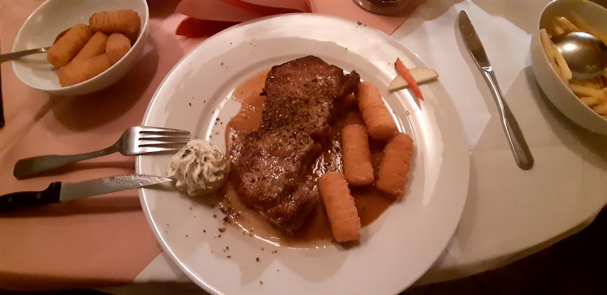 Alexander Elm, Restaurant Entennest