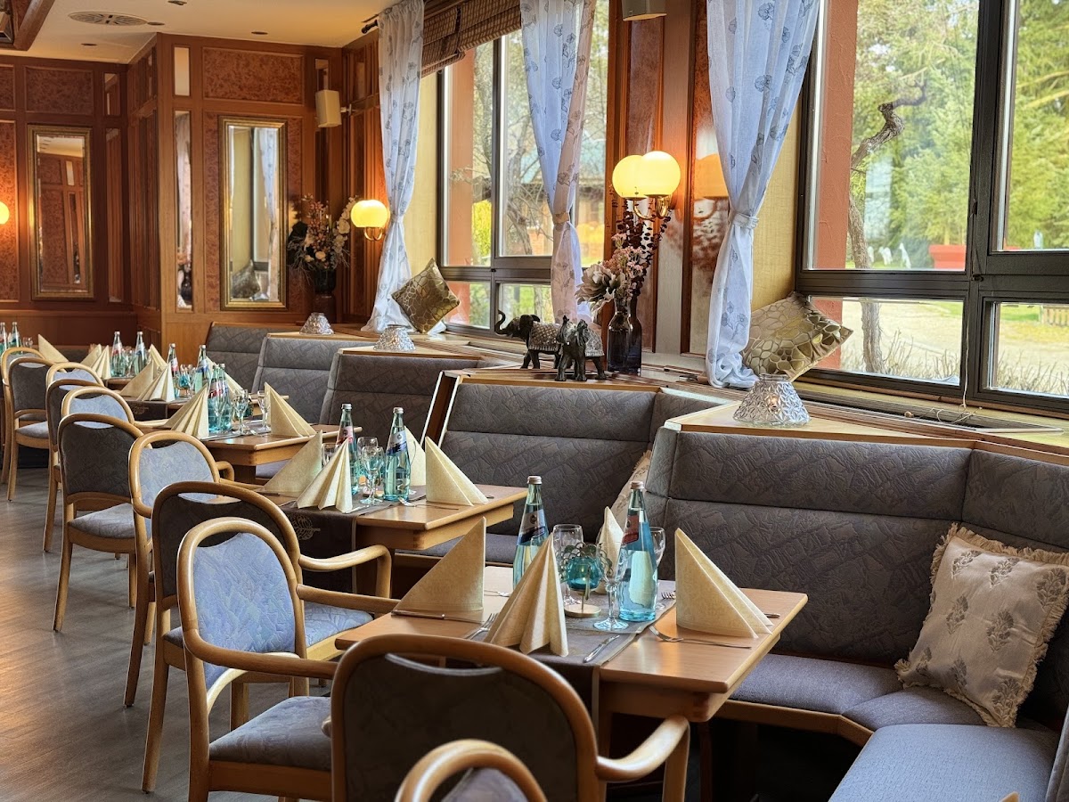 Cuisine Royale - Restaurant am Attighof, Restaurant in Waldsolms