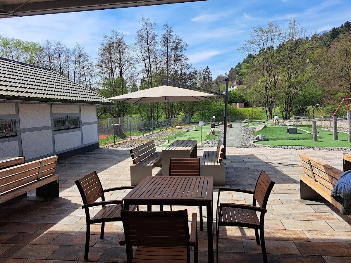 Dadam Imbiss & Spielgolf, Restaurant in Grasellenbach – Foto 1 von 1