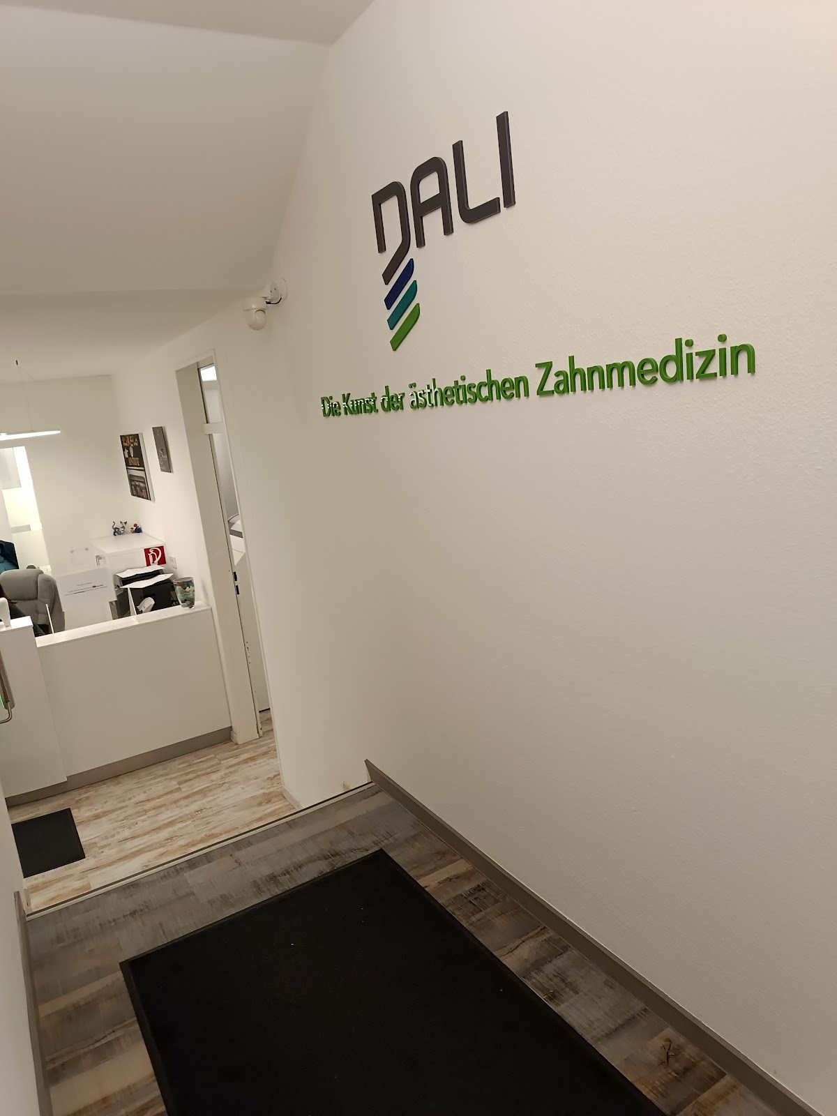 Dali – Zahnheilkunde · Oralchirurgie · Prophylaxe, Zahnarzt in Frankenberg (Eder) – Foto 1 von 1