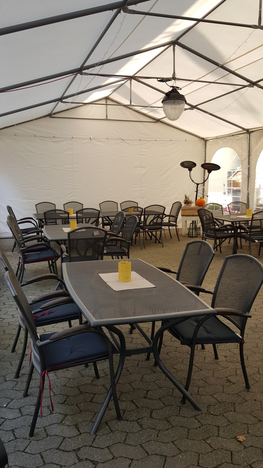 Darmstädter Hof Inhaber Bernd Ludwig Simmermacher, Restaurant in Mühltal