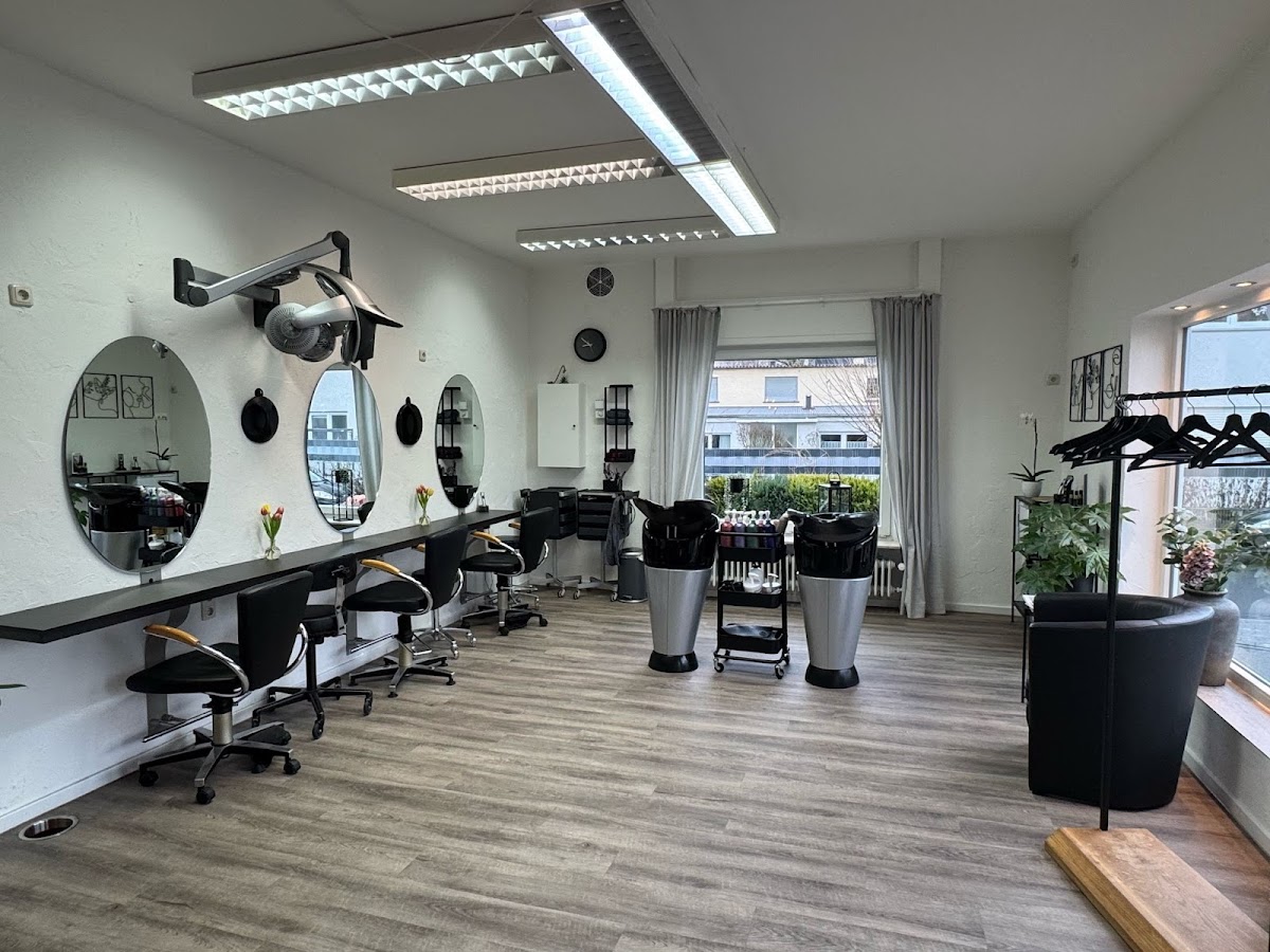 DER SALON Sylvia Sporleder, Friseur in Griesheim