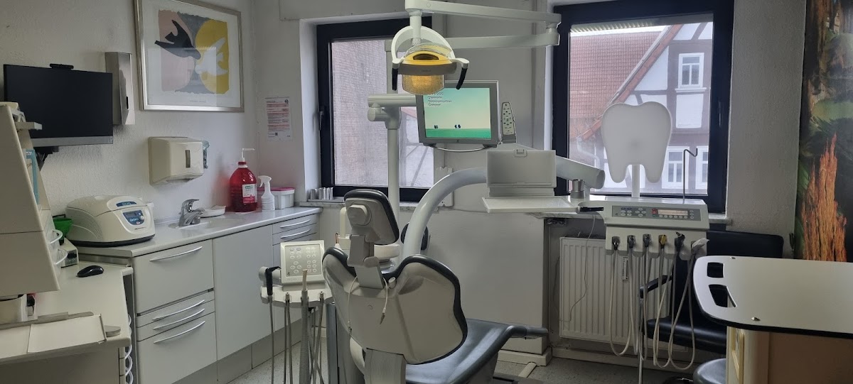 Dr. med. dent. Christoph Thiel, Zahnarzt in Bruchköbel