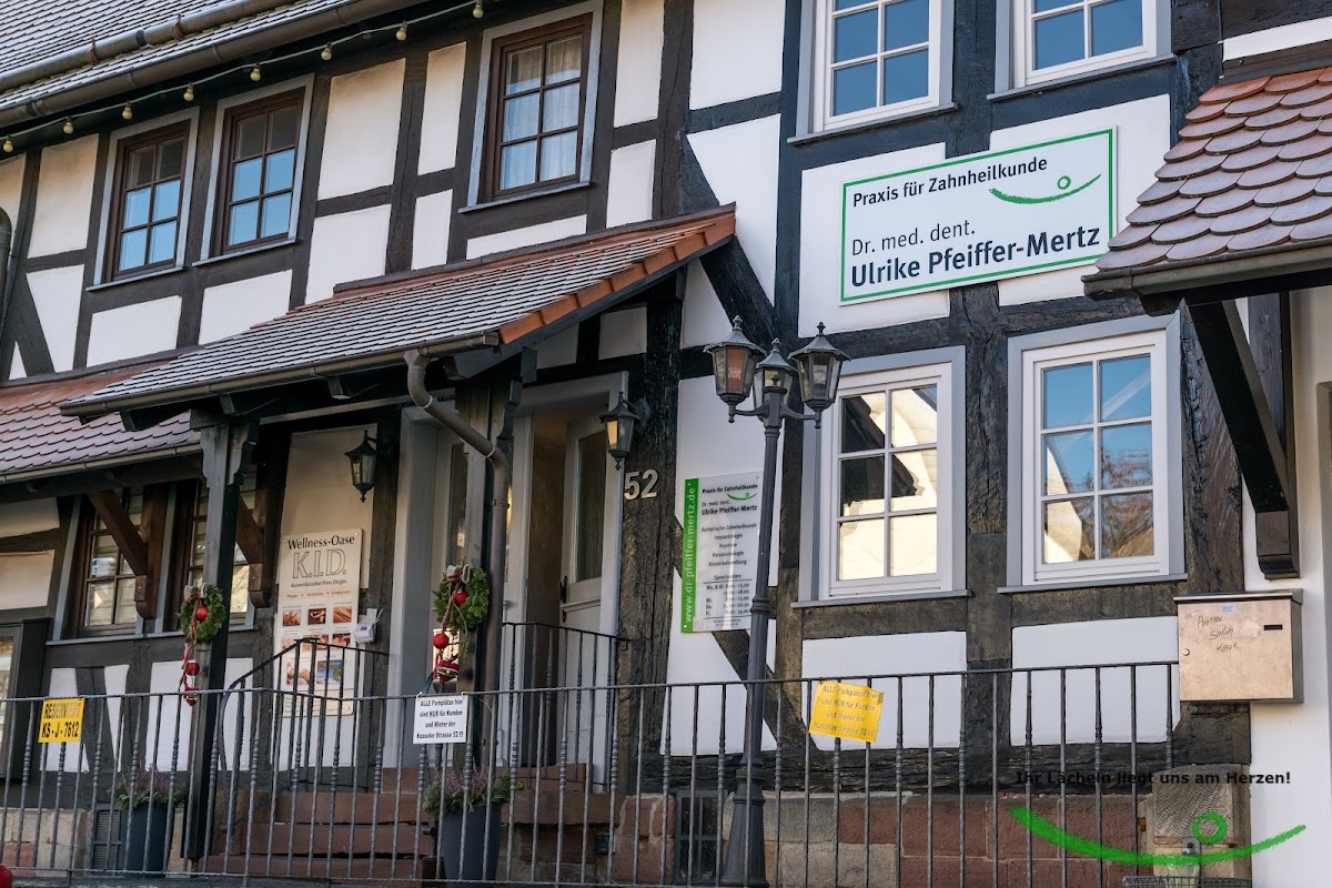Dr. Ulrike Pfeiffer-Mertz, Zahnarzt in Bad Emstal