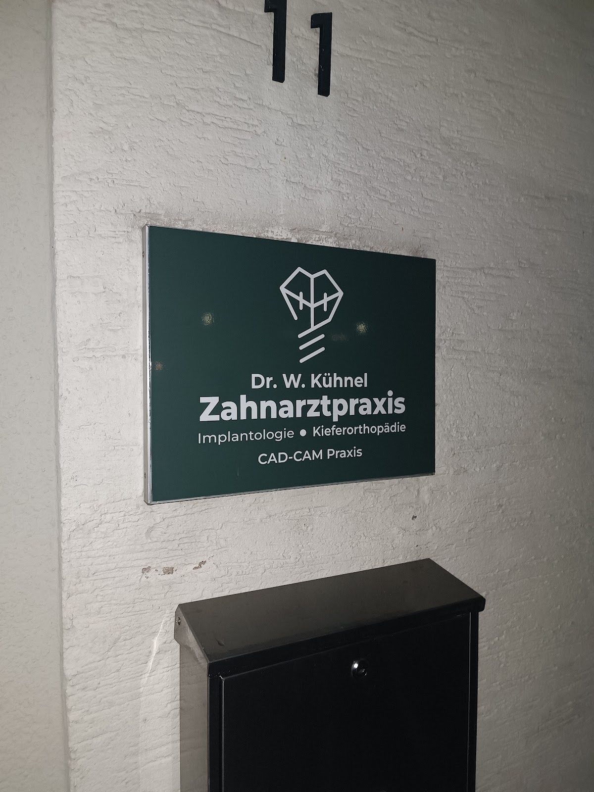 Dr. W. Kühnel, Zahnarzt in Griesheim