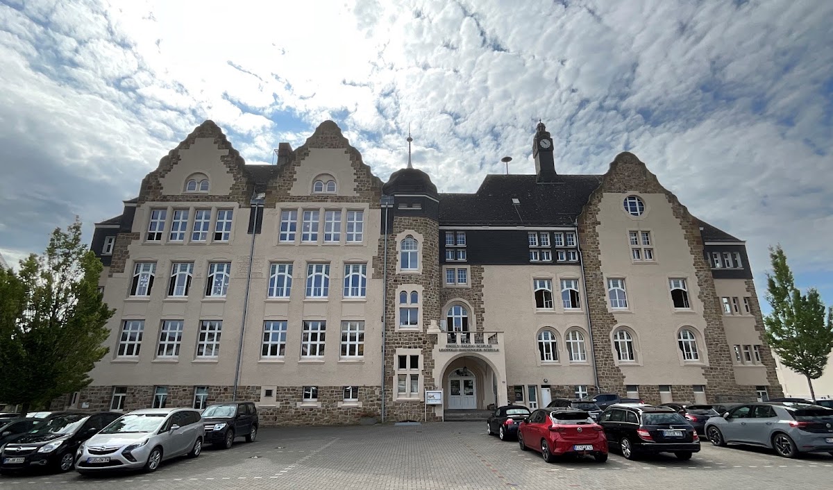 Emely-Salzig-Schule Geisenheim, Schule in Geisenheim
