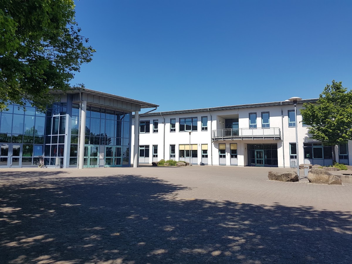 Erich-Kästner-Schule, Schule in Oberursel (Taunus) – Foto 1 von 1