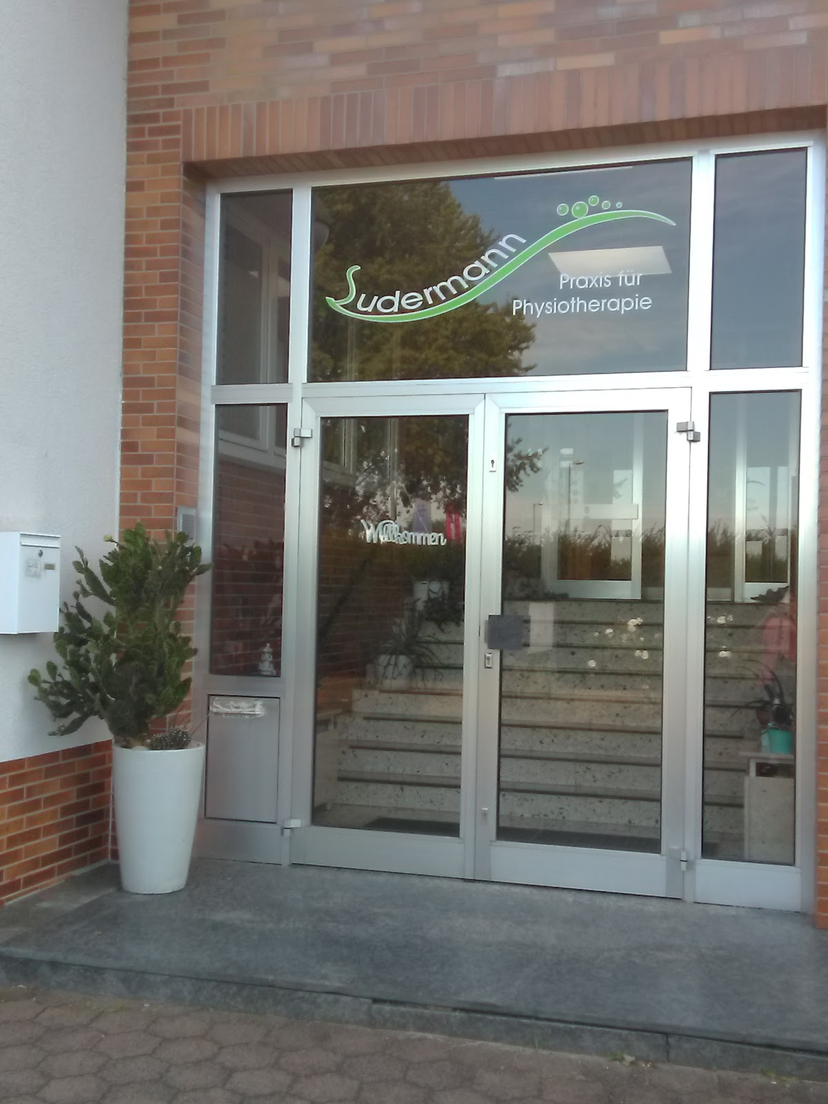 Evelyn Sudermann, Eduard Sudermann, Physiotherapie in Bebra