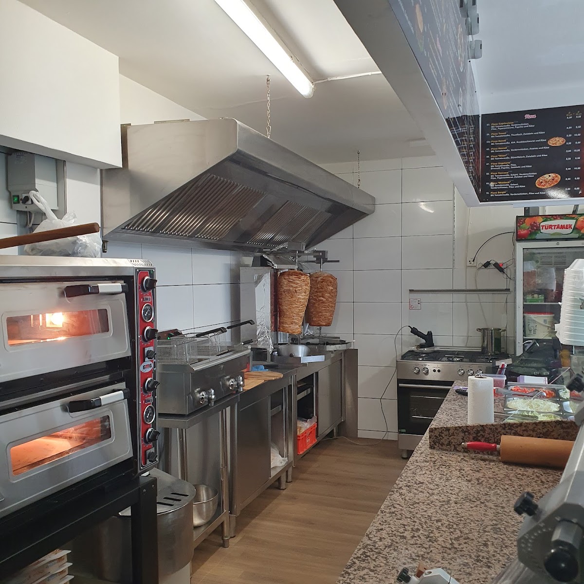 Express Grill, Pizzeria in Vöhl