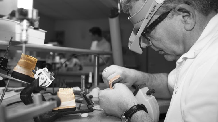 feinschliff zahnatelier für implantattechnik & ästhetik GmbH, Zahnarzt in Bad Hersfeld – Foto 1 von 1