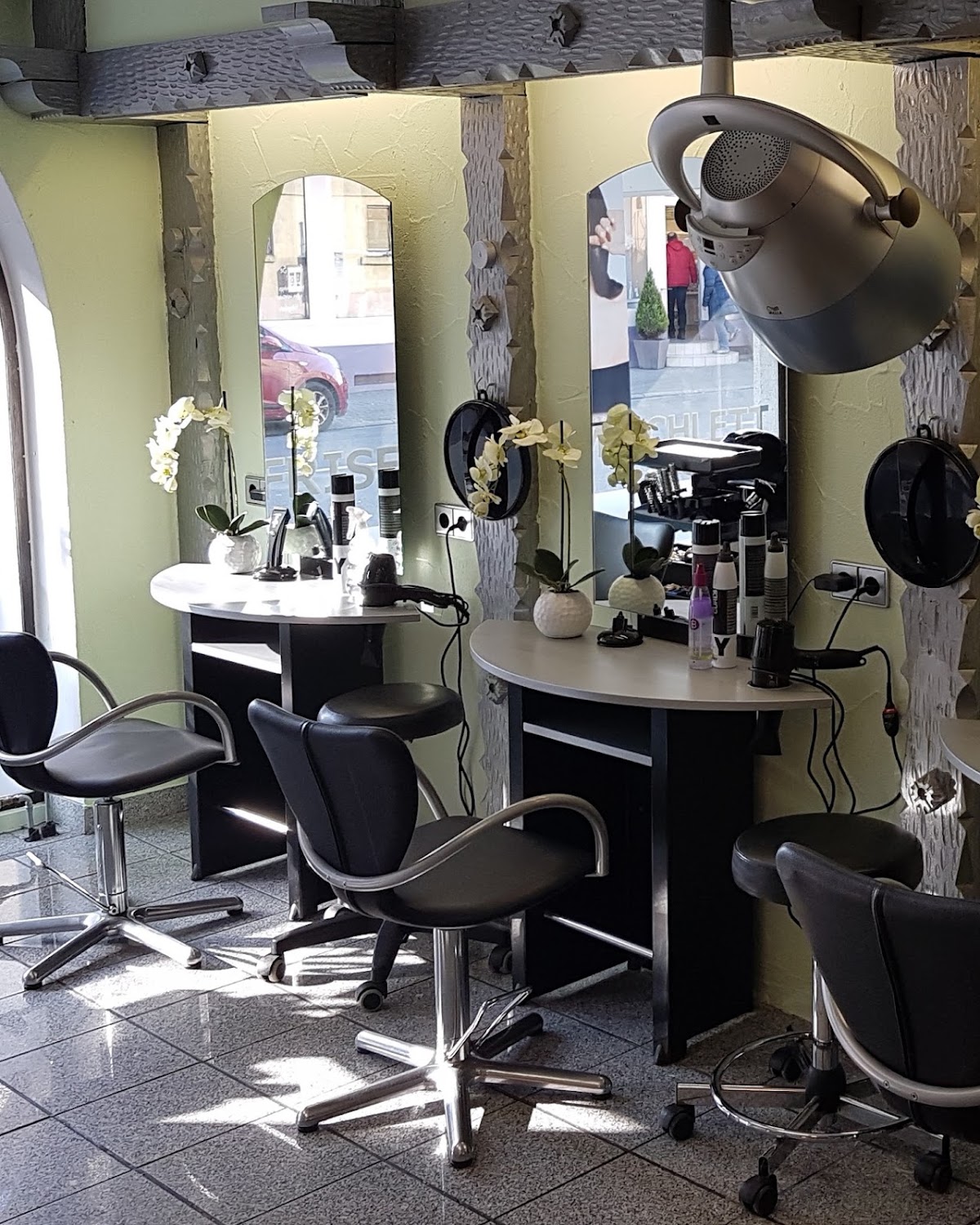 FRISEURTEAM SCHLETT, Friseur in Höchst im Odenwald – Foto 1 von 1