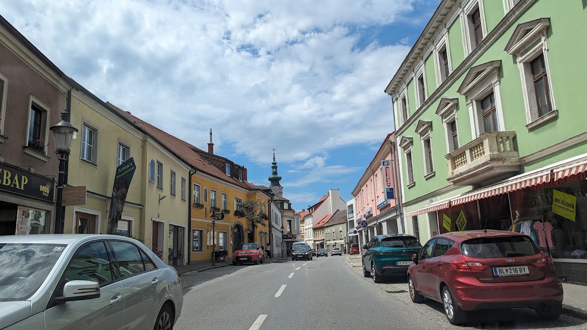 Frisör Dani, Friseur in Hainburg