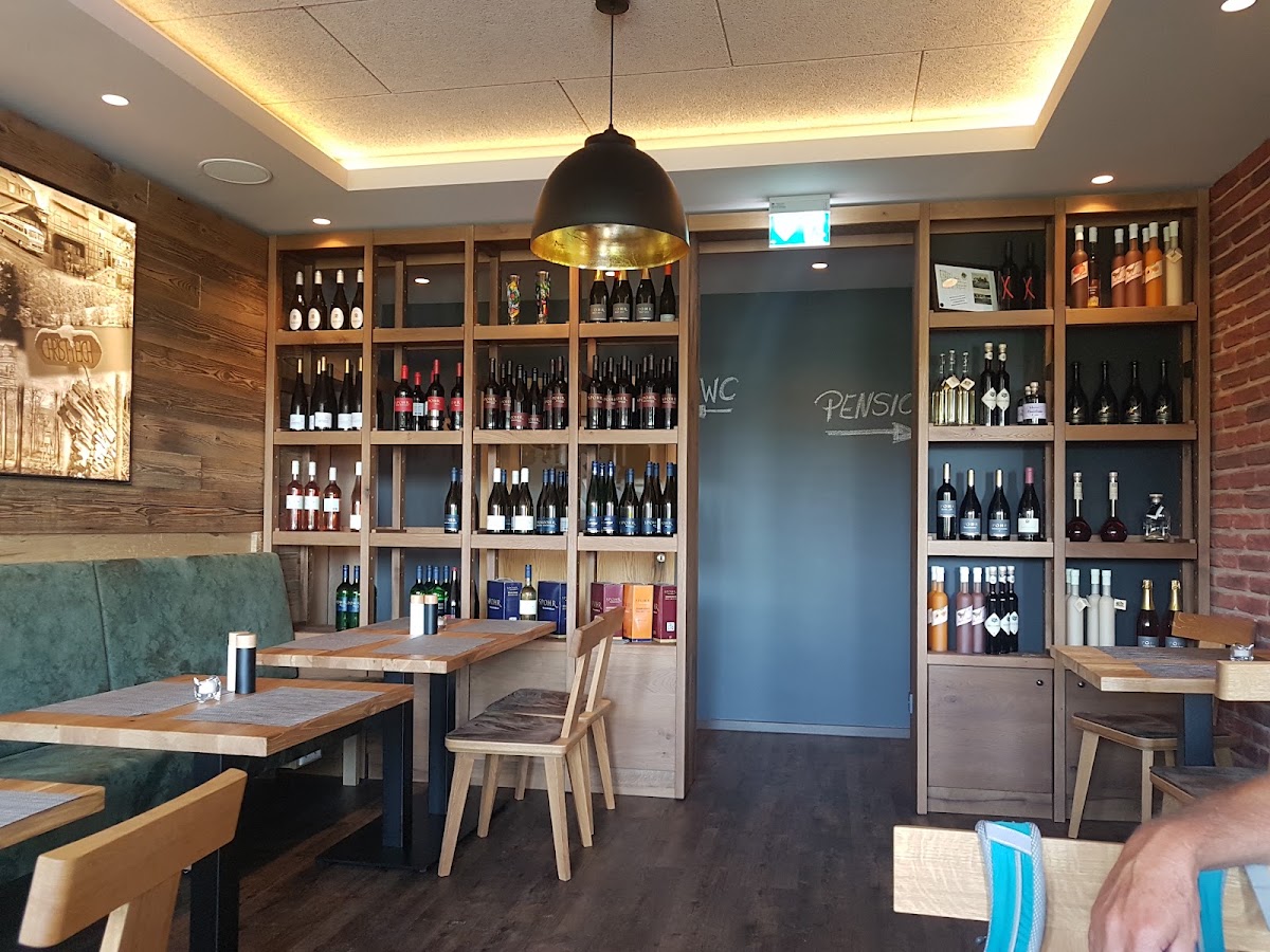 Gast und Pensionshaus Waldschlößchen, Restaurant in Söhrewald