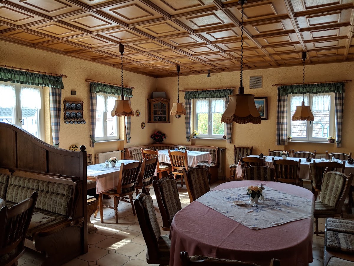 Gasthaus Zum Goldenen Hirsch, Restaurant in Wald-Michelbach
