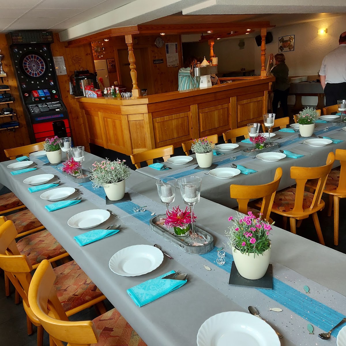 Gaststätte Knickschuss Bar, Restaurant in Feldatal