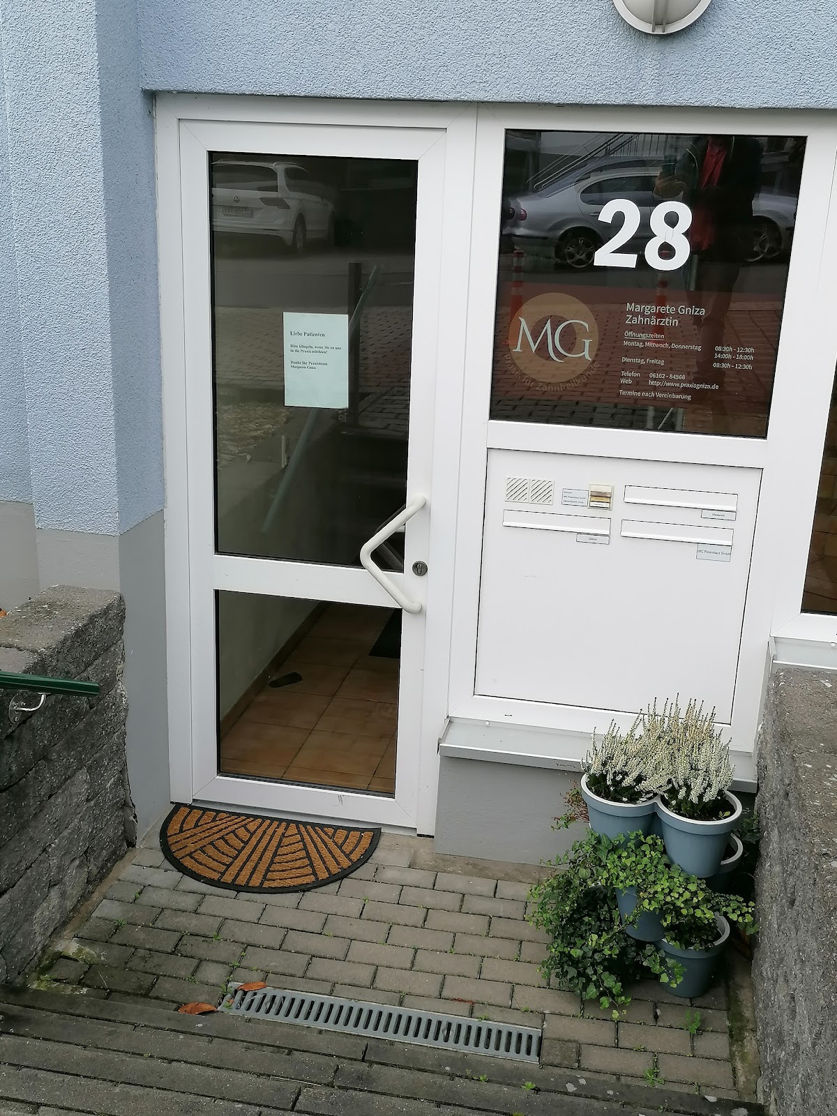 Gniza Margarete, Zahnarzt in Groß-Bieberau – Foto 1 von 1