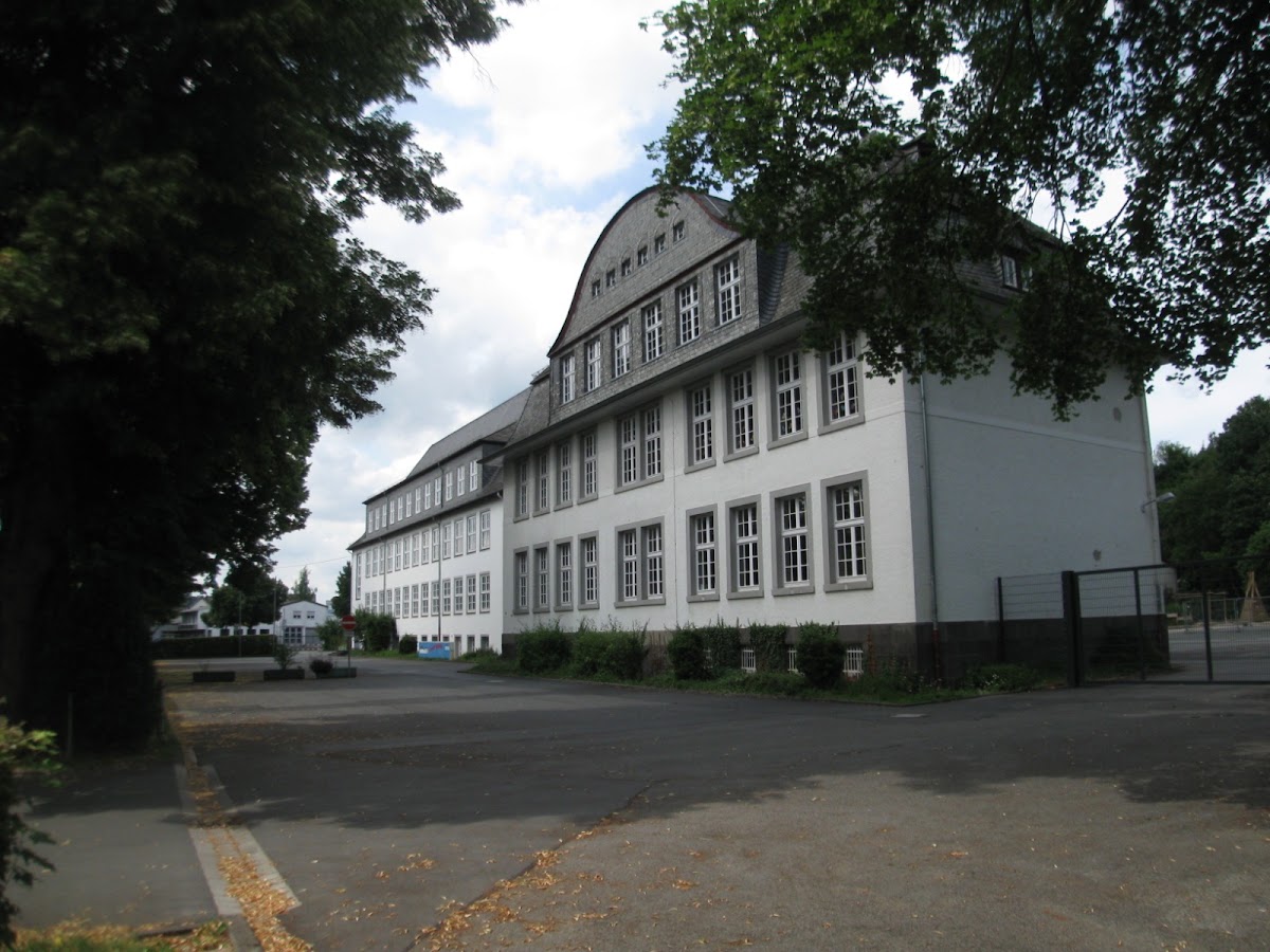 Grundschule, Schule in Weilmünster