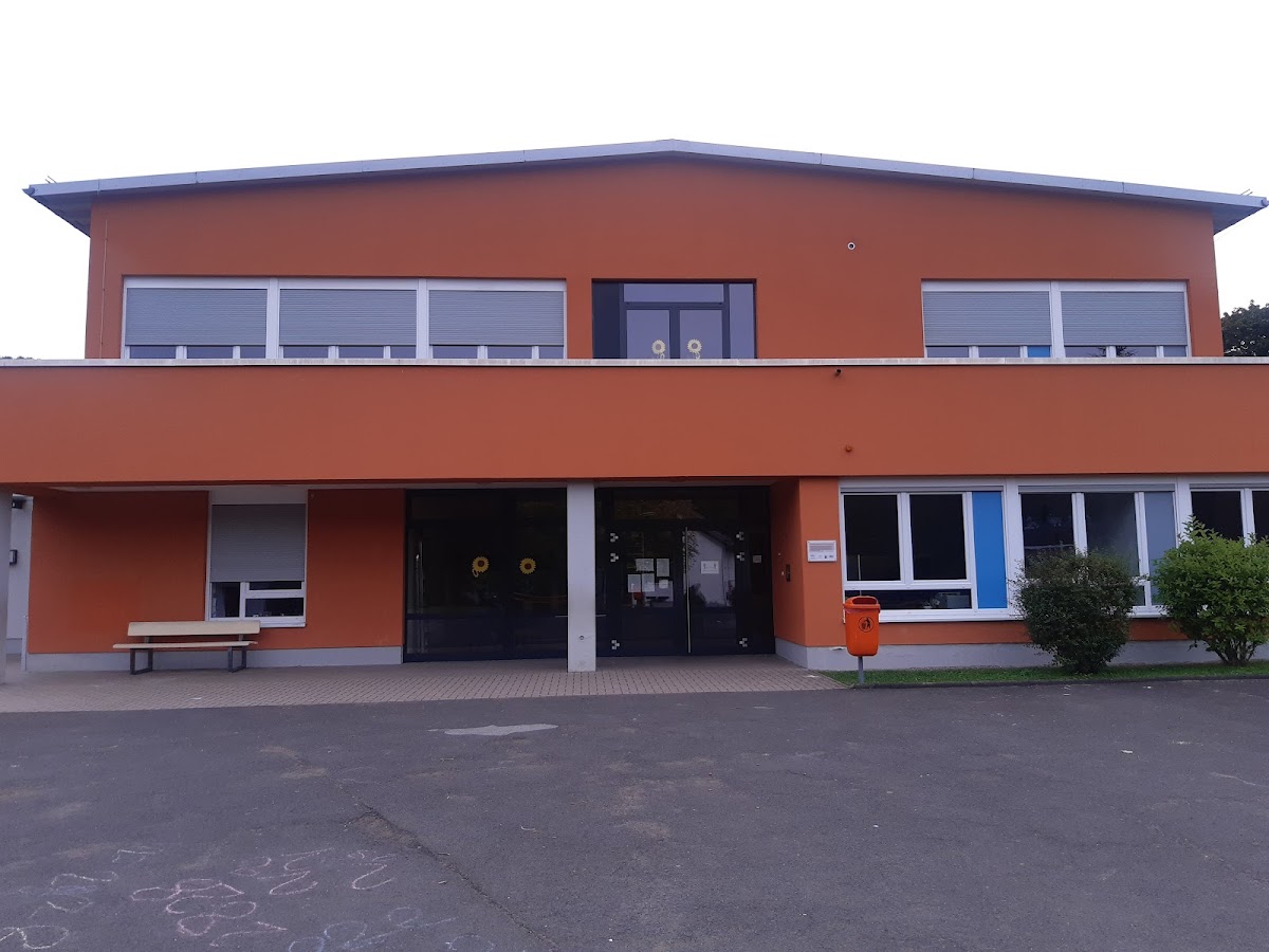 Grundschule Neuenstein, Schule in Neuenstein