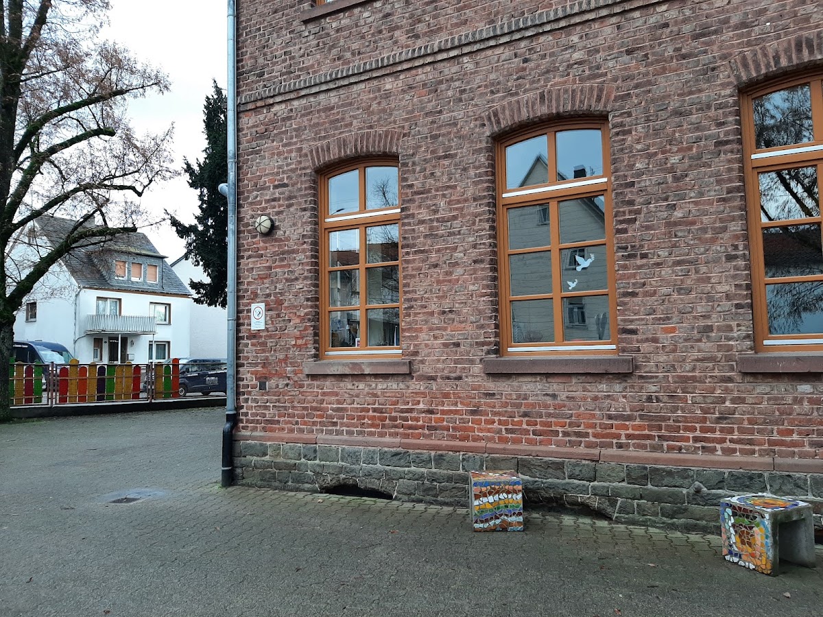 Grundschule Oberzeuzheim, Schule in Hadamar