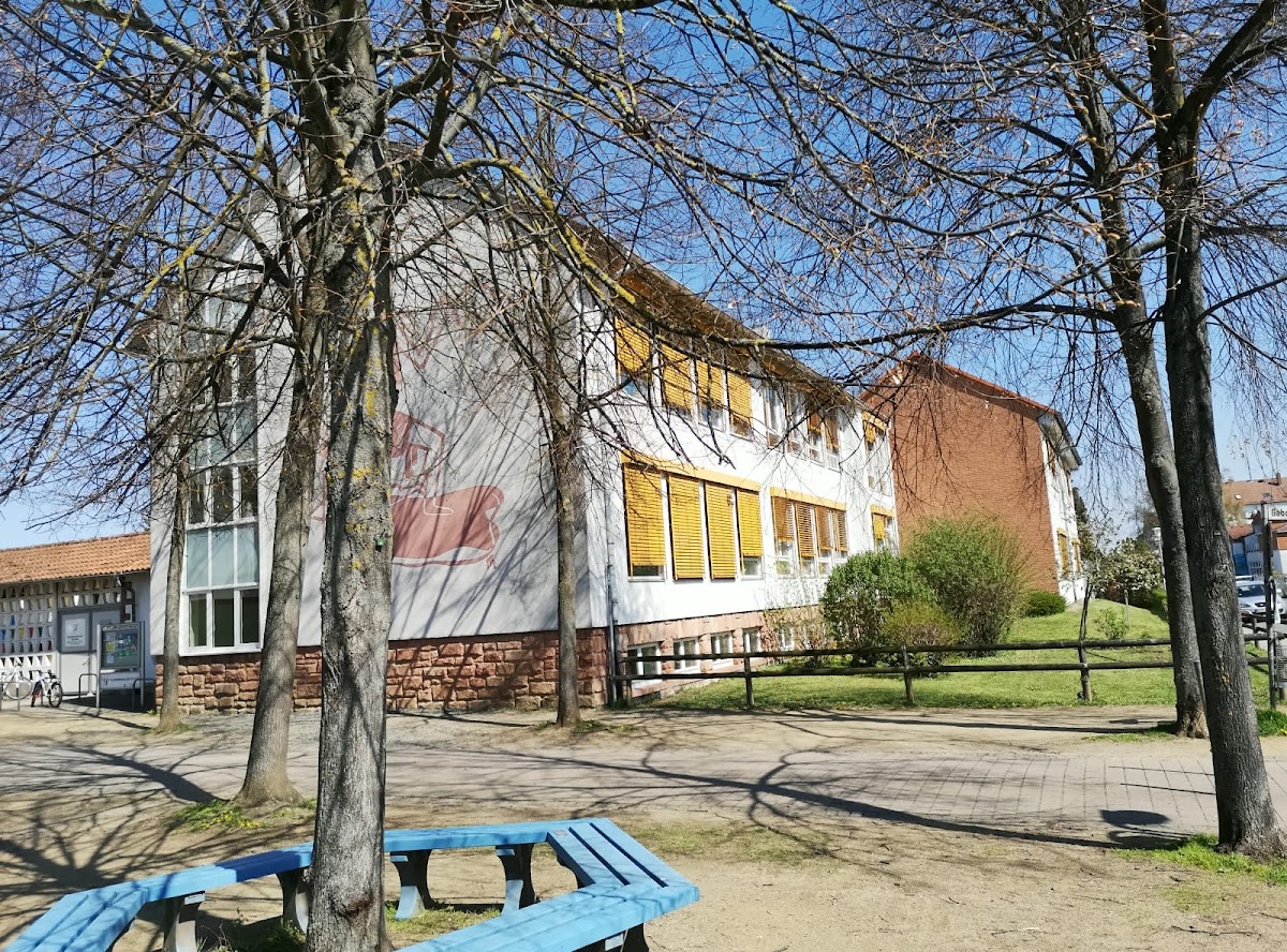 Gundernhäuser Schule, Schule in Roßdorf