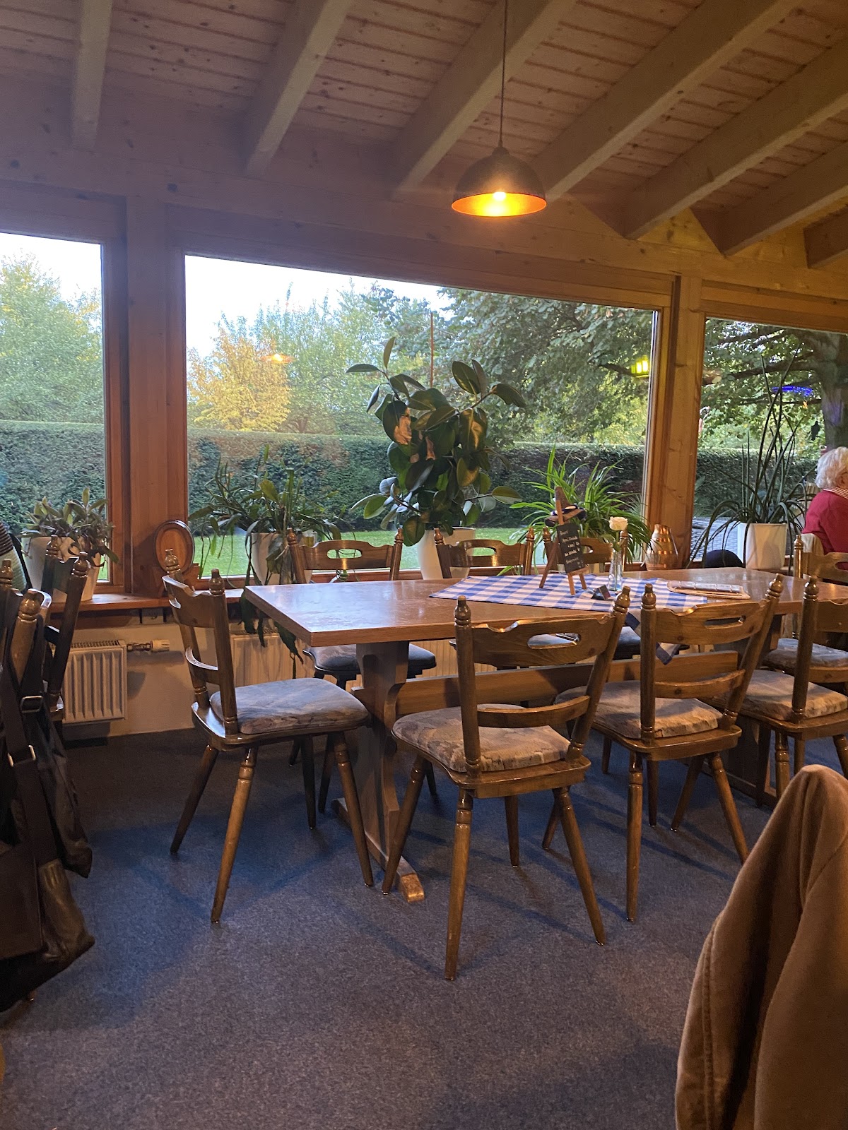 Gutsausschank Lindenhof Alfons Petry - Hochheim am Main, Restaurant in Hochheim am Main