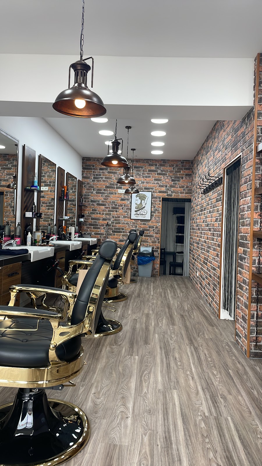 Haar scharf Friseurstudio, Friseur in Bischofsheim