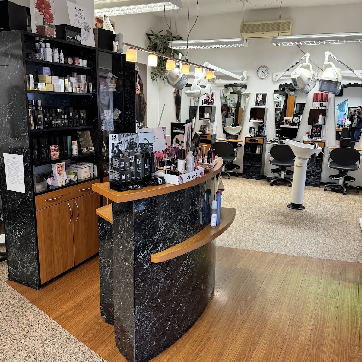 Haarsalon Krupa, Friseur in Erzhausen
