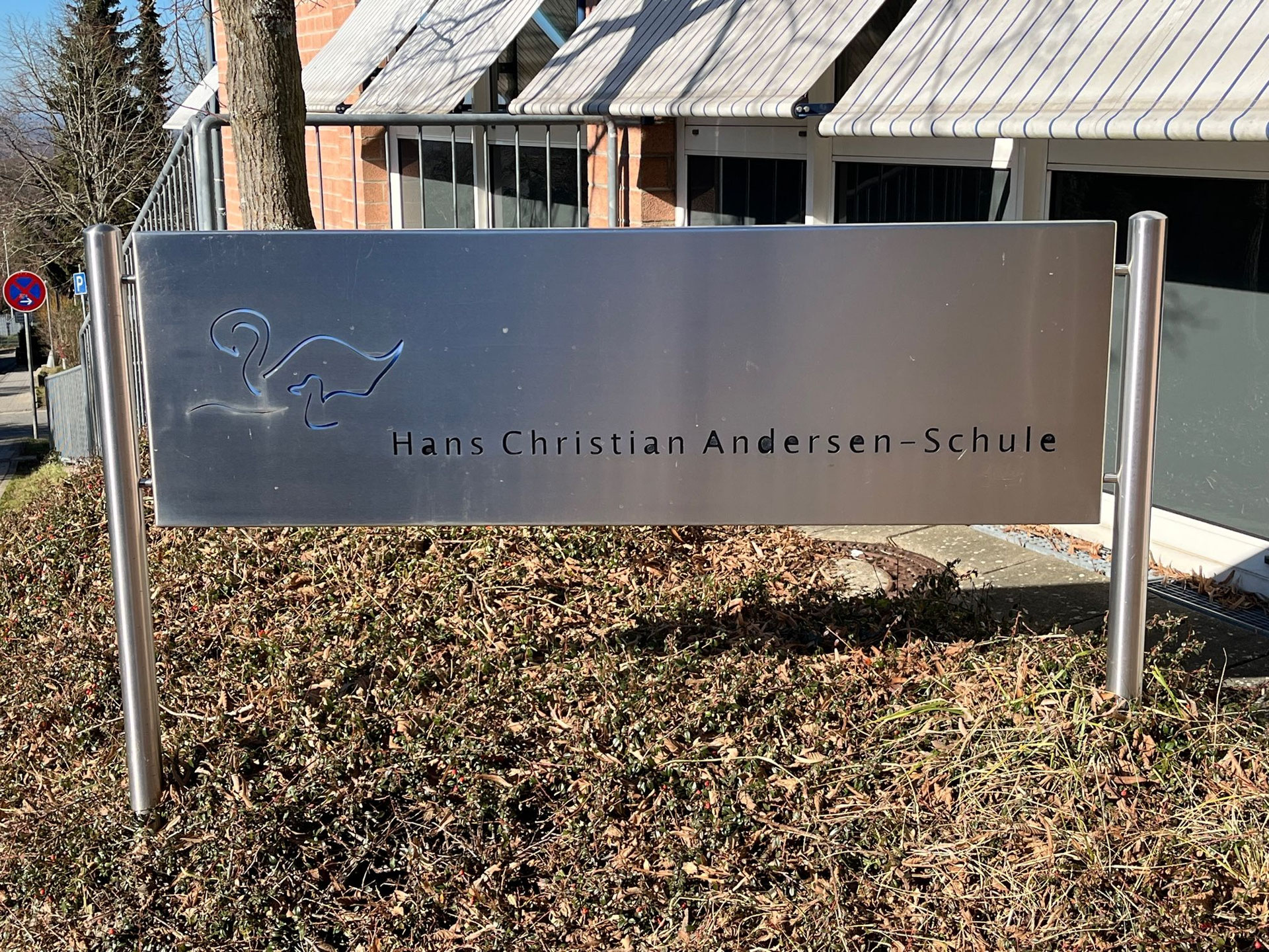 Hans Christian Andersen – Schule, Schule in Glashütten