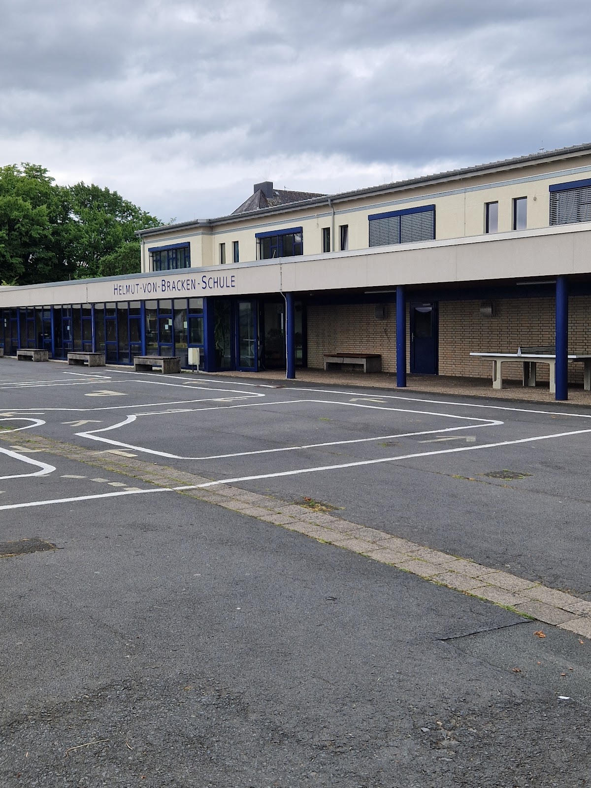 Helmut-von-Bracken Schule Friedberg, Schule in Friedberg (Hessen)