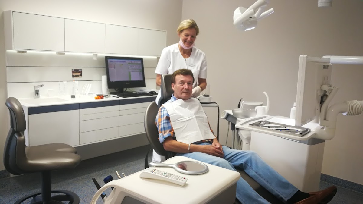 Herr Dr. med. dent. MSc MSc Thomas Jung, Zahnarzt in Pfungstadt