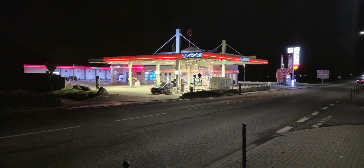 HESSOL Tankstelle & Waschpark, Autohof / Tankstelle in Florstadt